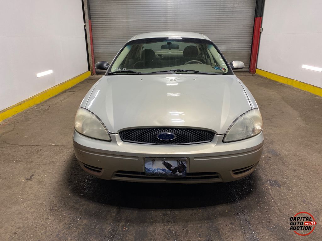 2004 Ford Taurus 6