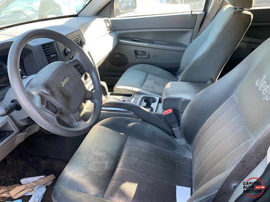 2007 JEEP GRAND CHEROKEE 8