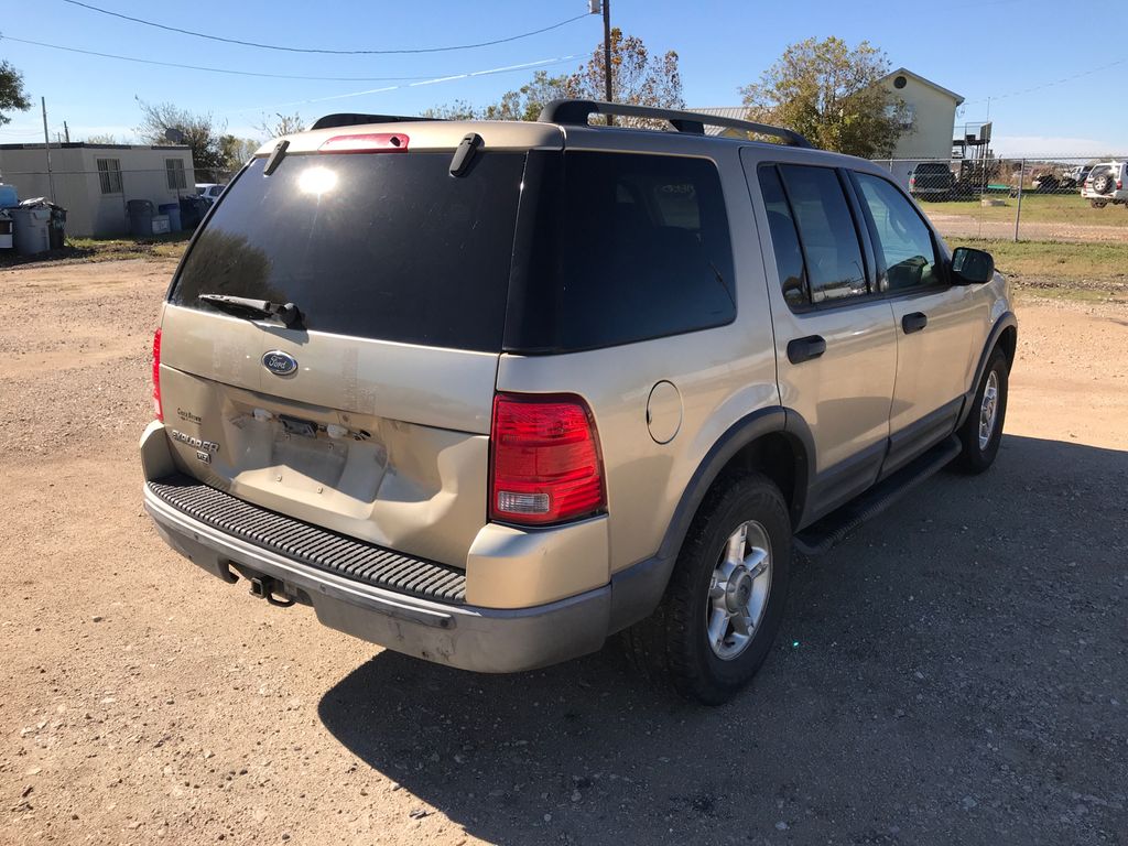 2003 Ford Explorer 3