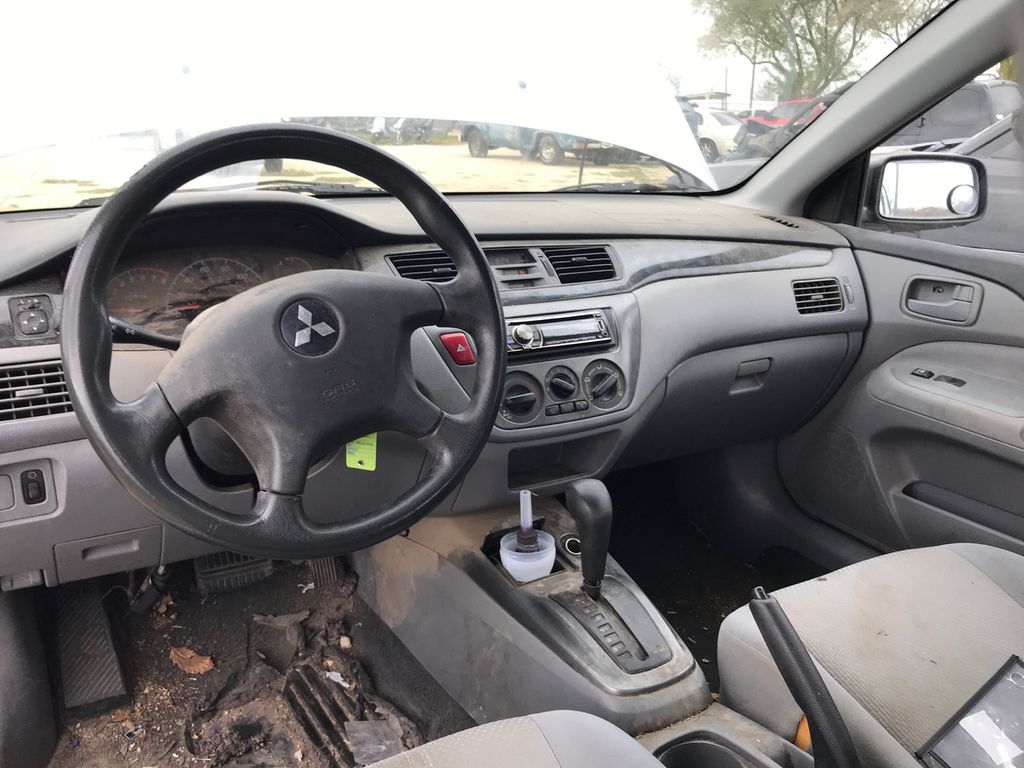 2006 Mitsubishi Lancer 11