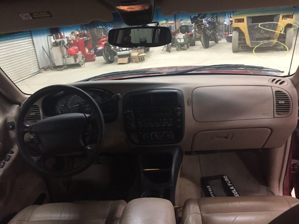 2001 Ford Explorer 11