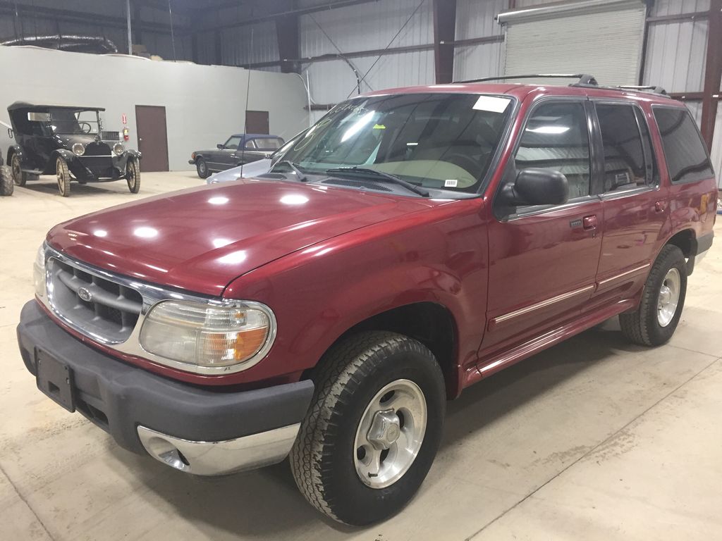 2001 Ford Explorer 1