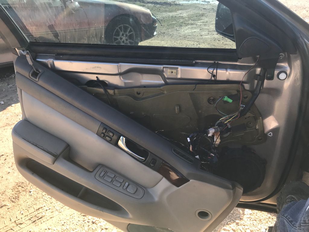 2004 Cadillac Seville 11