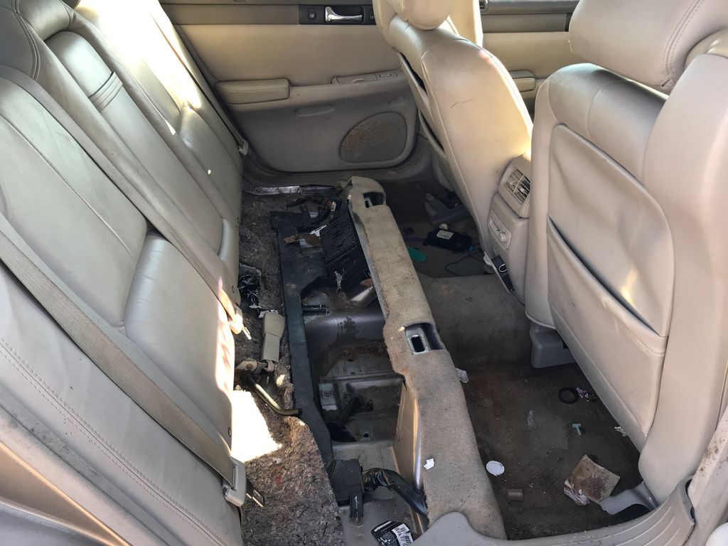 2004 Cadillac Seville 8