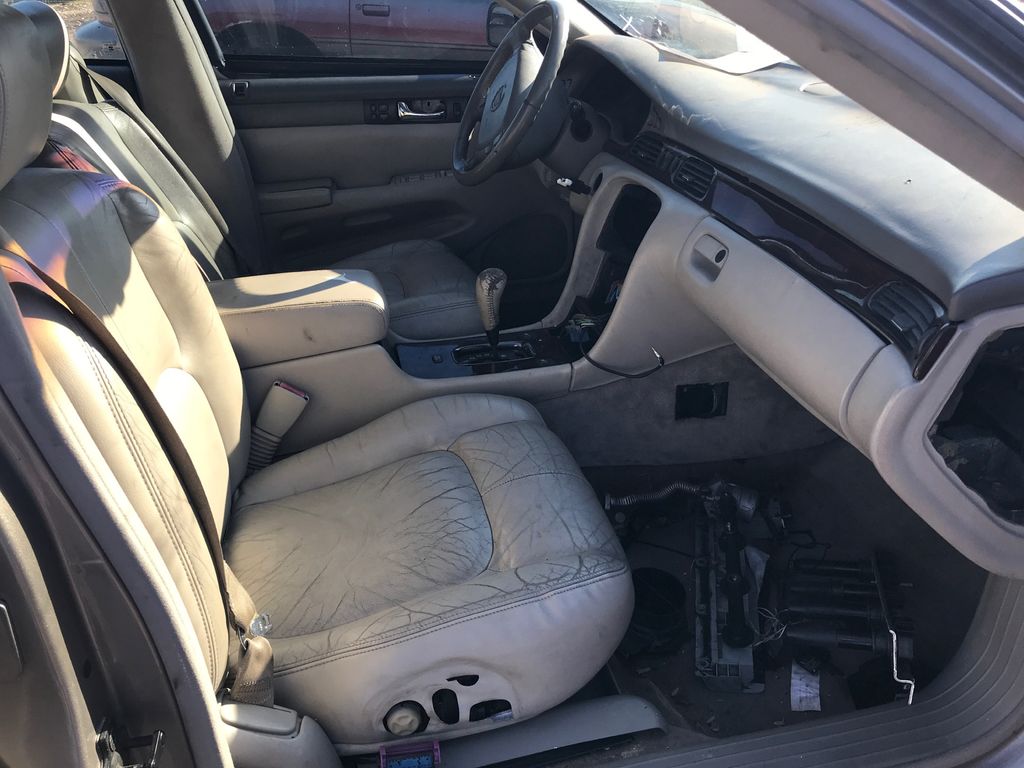2004 Cadillac Seville 7