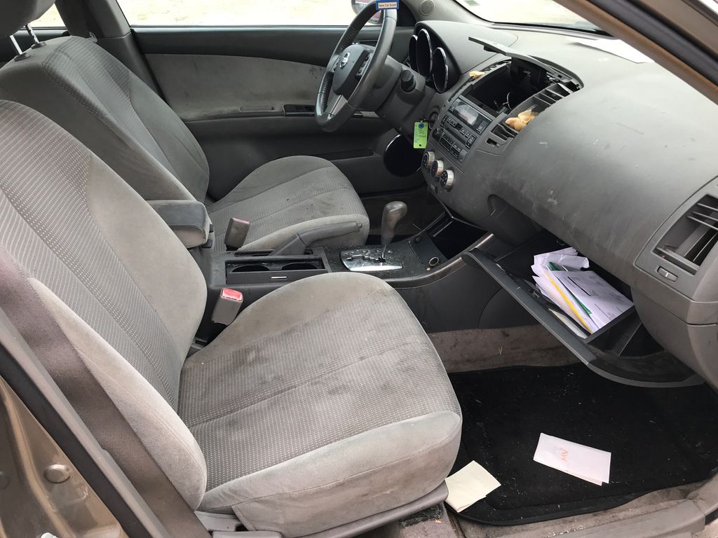 2006 NISSAN Altima 8