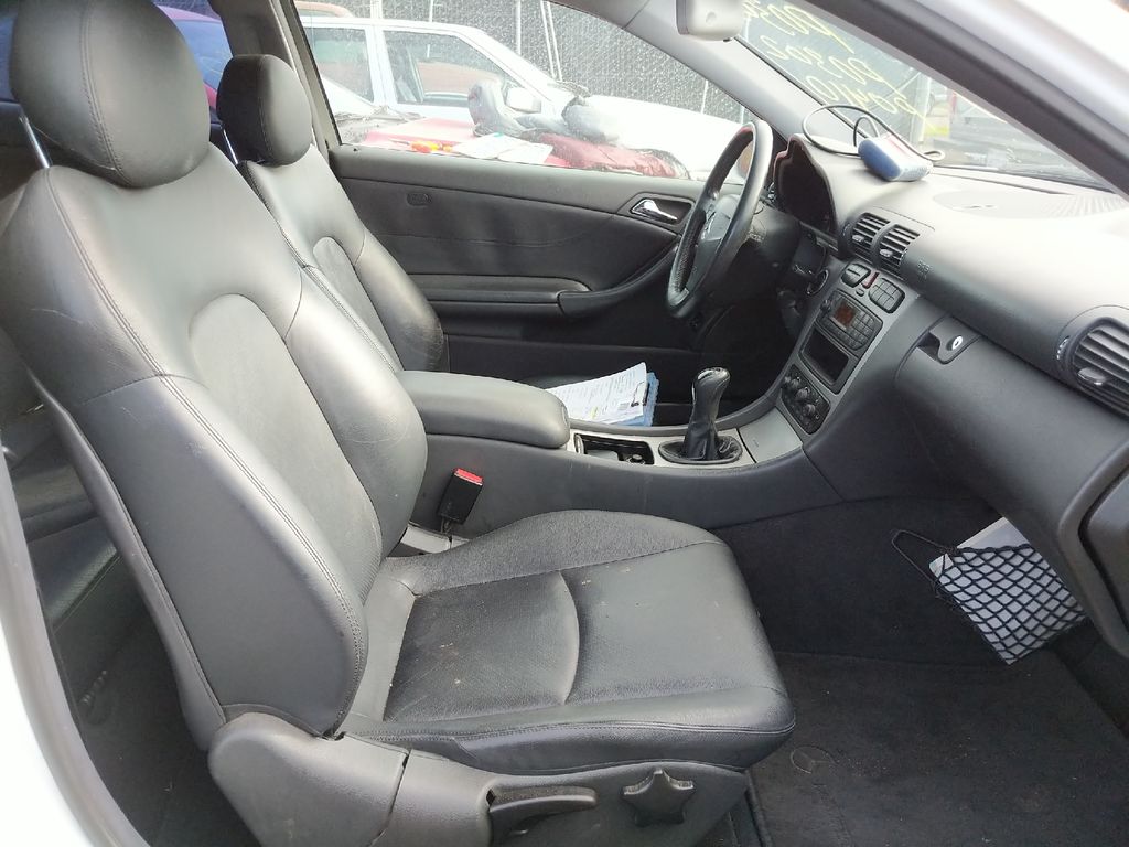 2003 Mercedes-Benz C-Class 8