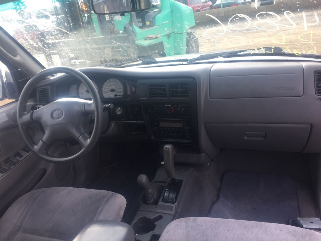 2002 Toyota Tacoma 11