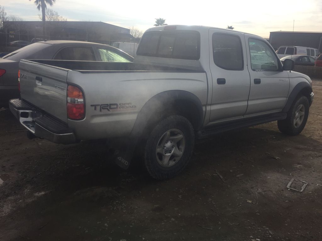 2002 Toyota Tacoma 3