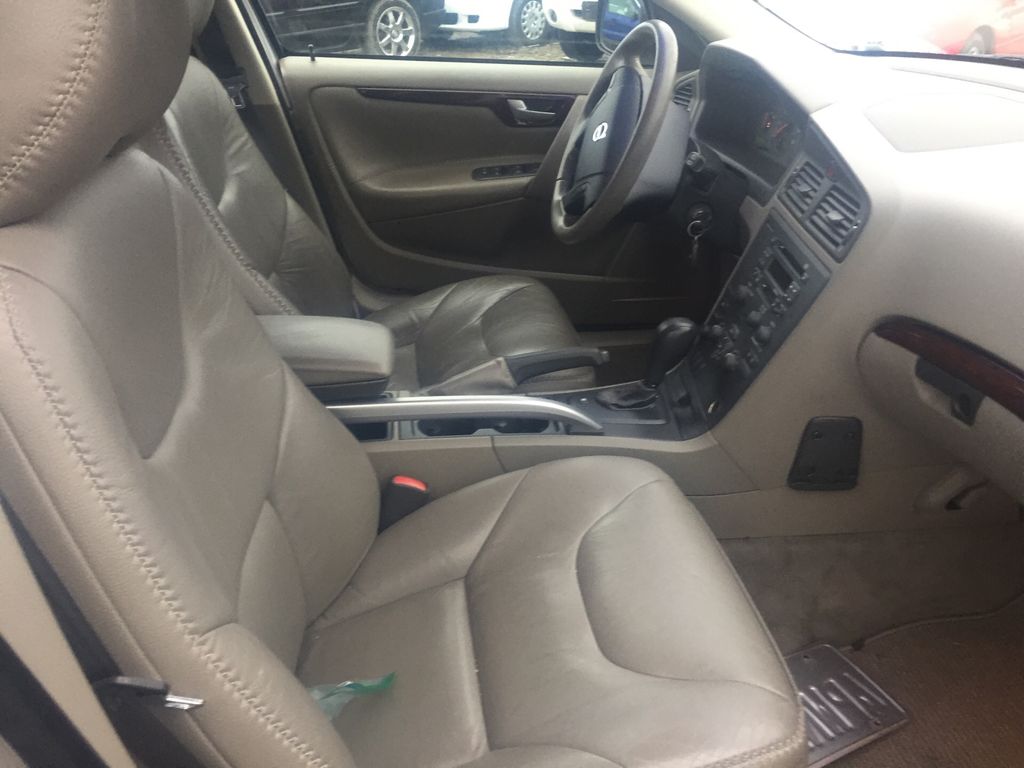 2001 Volvo XC70 8