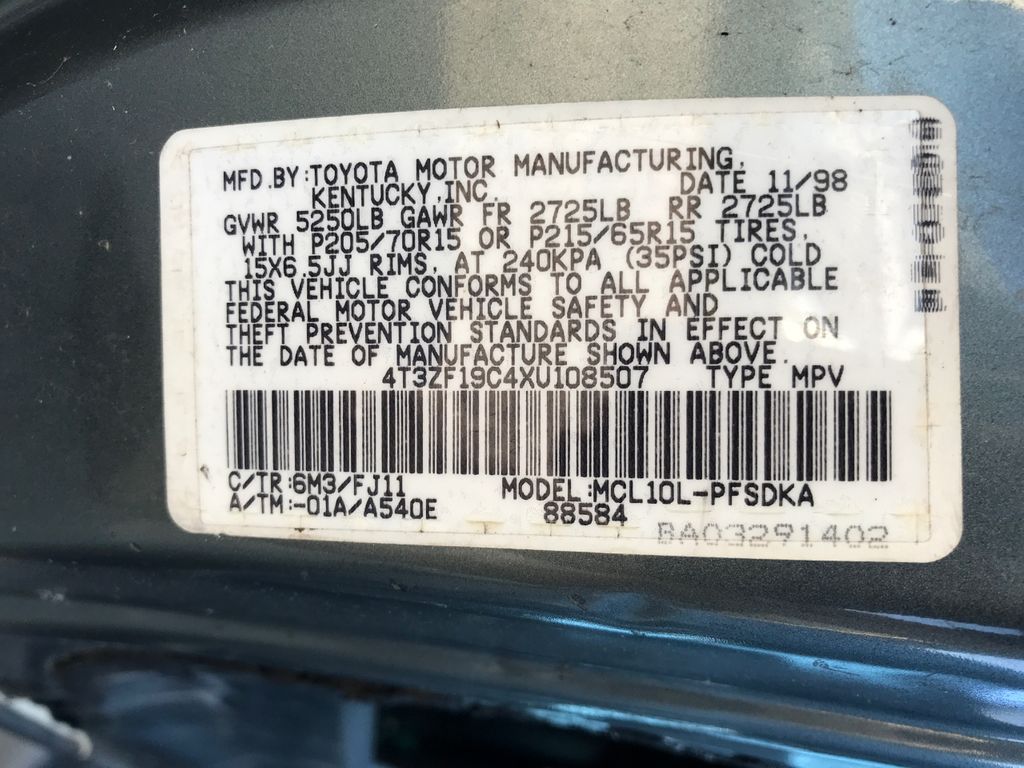 1999 Toyota Sienna 5