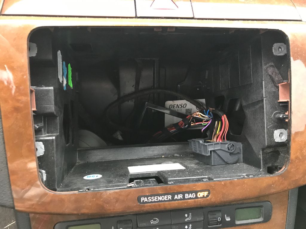 2006 VOLKSWAGEN Passat 12