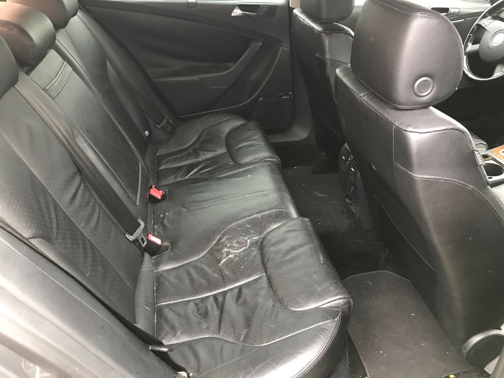 2006 VOLKSWAGEN Passat 9