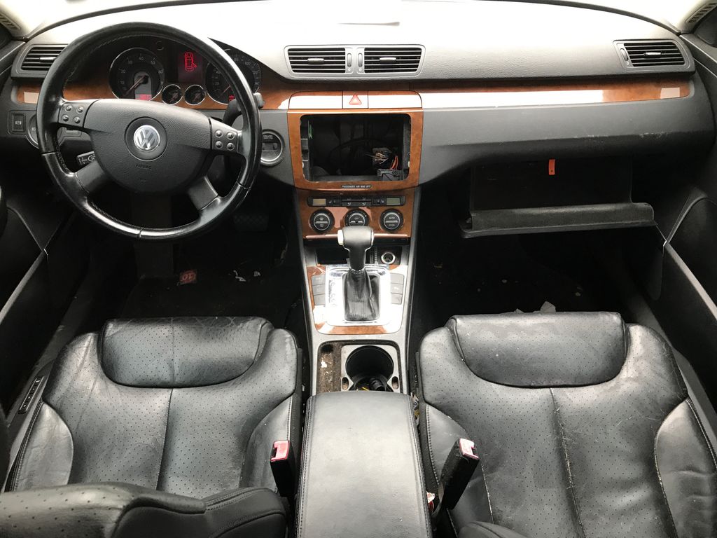 2006 VOLKSWAGEN Passat 11