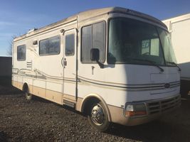 2001 Ford Rexhall Vision 27' Motorhome