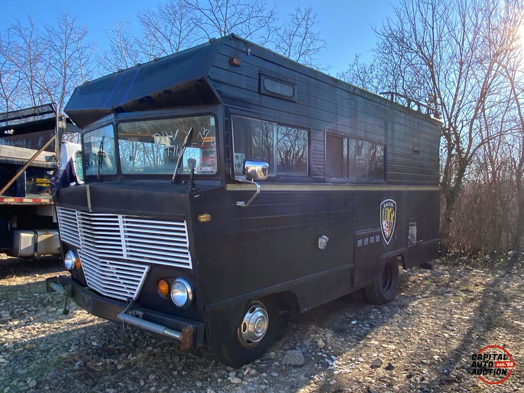 1972 WINNEBAGO Brave 1