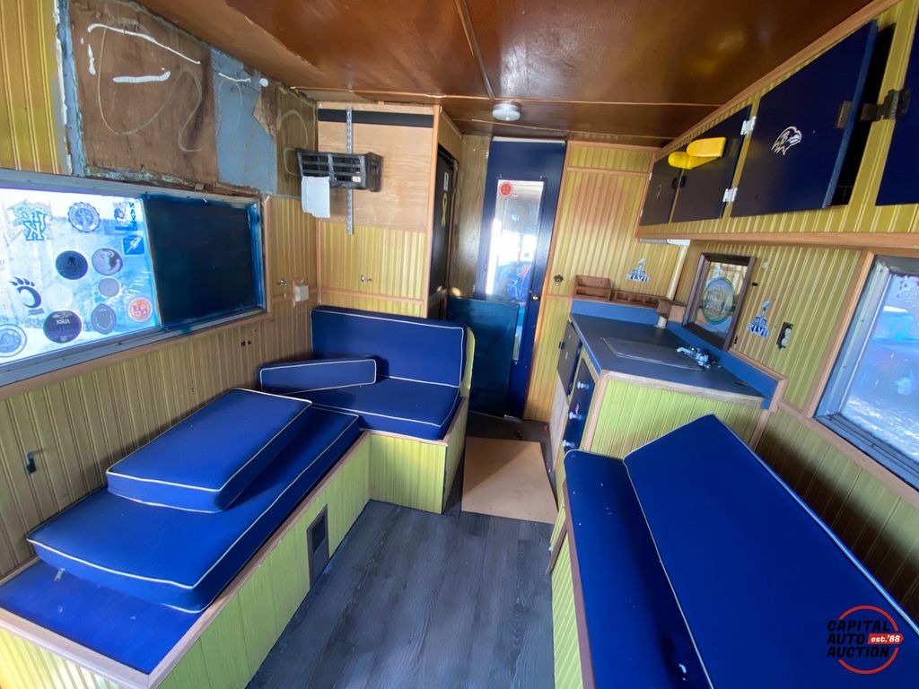 1972 WINNEBAGO Brave 8