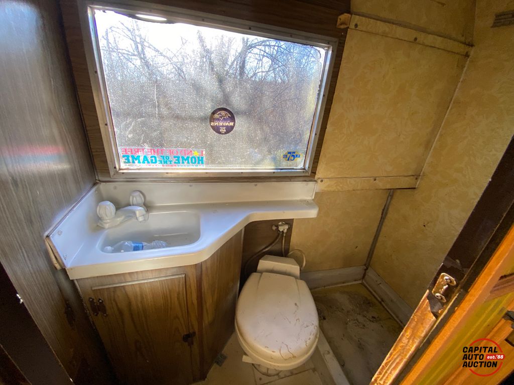 1972 WINNEBAGO Brave 18
