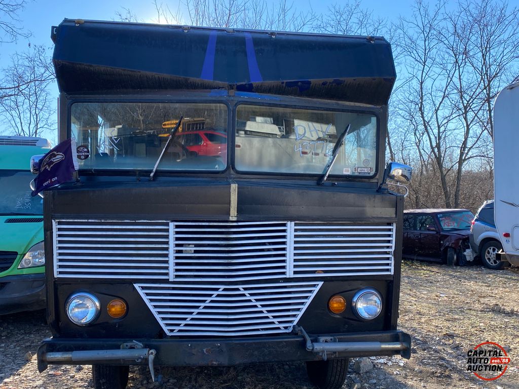 1972 WINNEBAGO Brave 5