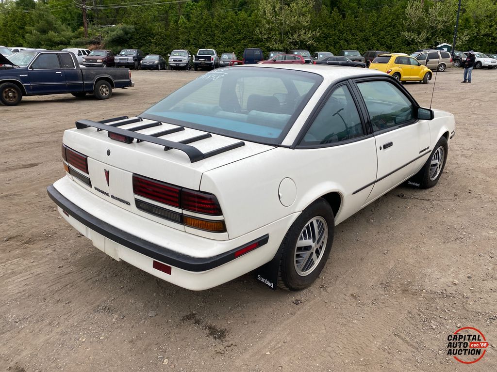 1989 Pontiac Sunbird 3