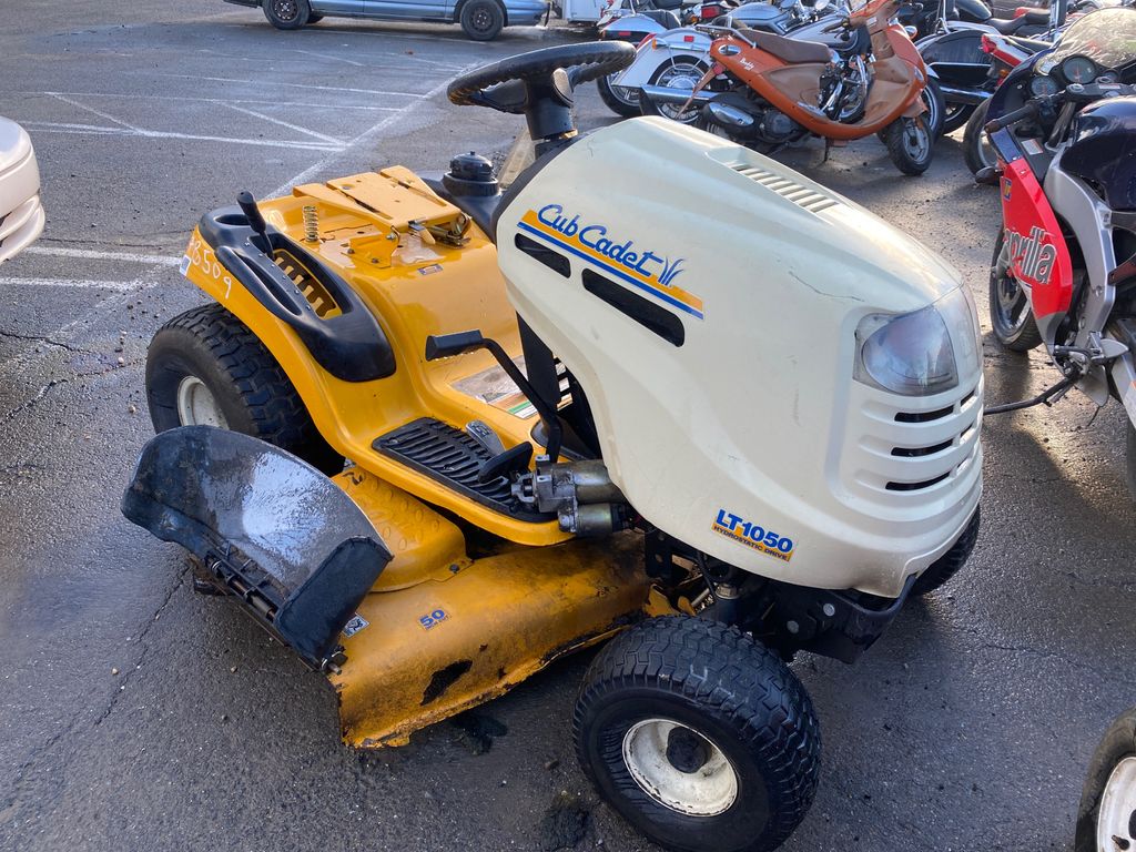 Auction DCS478509 2004 Cub Cadet LT1050