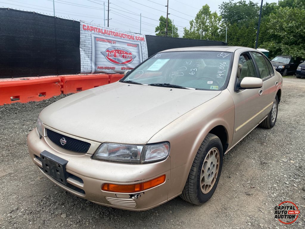 1995 NISSAN MAXIMA 1
