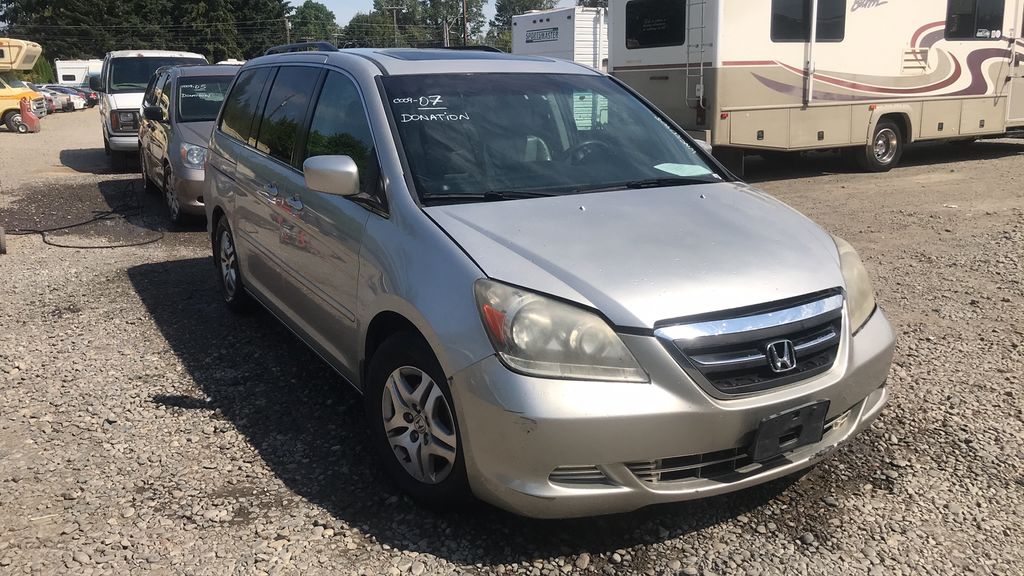 photo-image-gallery-touchup-paint-honda-odyssey-in-silver-pearl