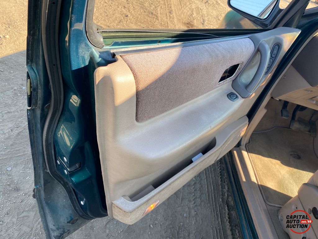 1995 MERCURY VILLAGER 19