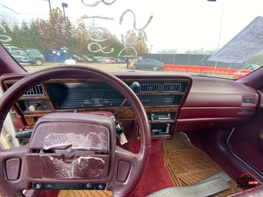1990 Chrysler LEBARON 10