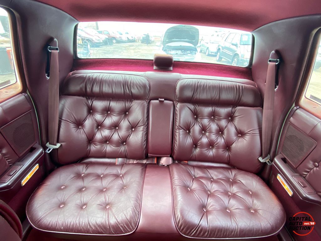 1990 Chrysler LEBARON 8