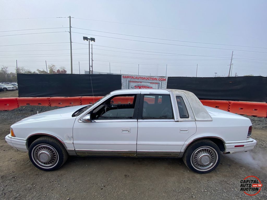 1990 Chrysler LEBARON 18