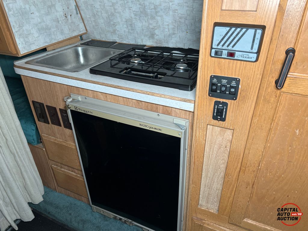 1994 DODGE DODGE RAM CAMPER 18