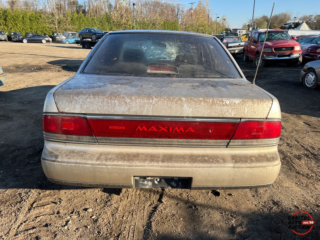 1990 NISSAN MAXIMA 6