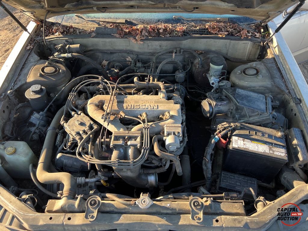 1990 NISSAN MAXIMA 9