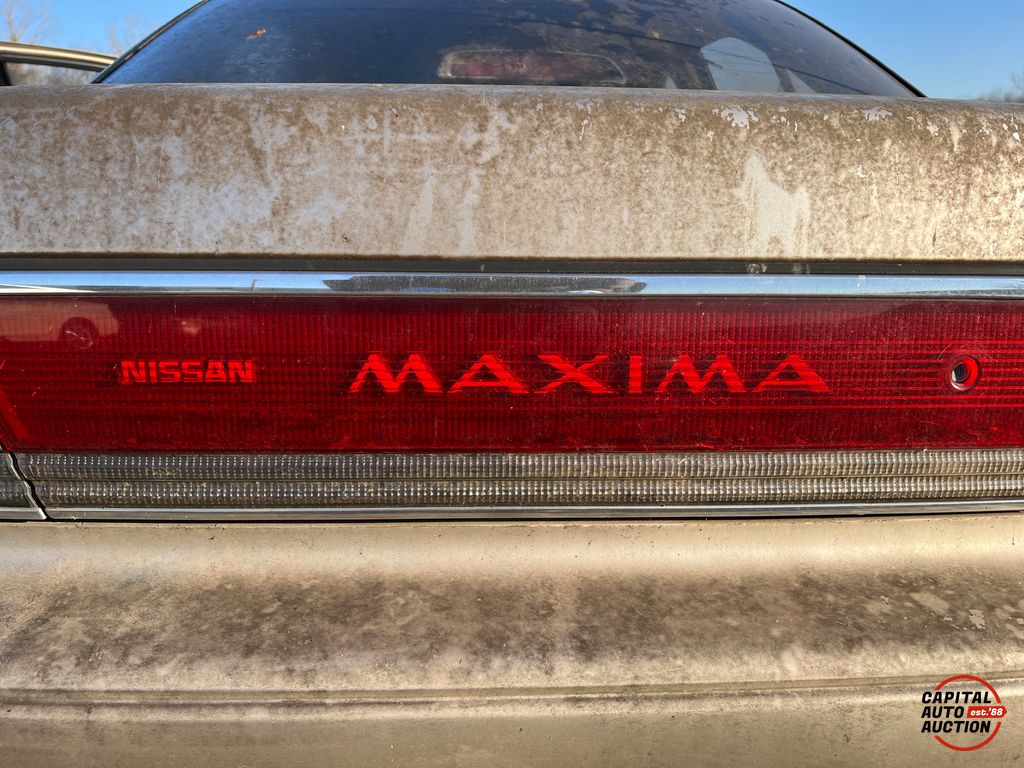 1990 NISSAN MAXIMA 11