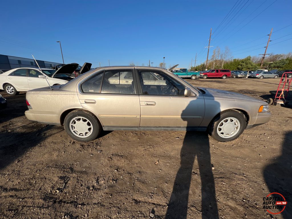 1990 NISSAN MAXIMA 16