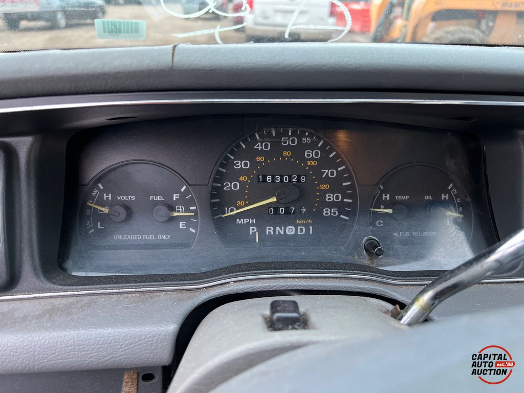 1993 Ford Crown Victoria 4