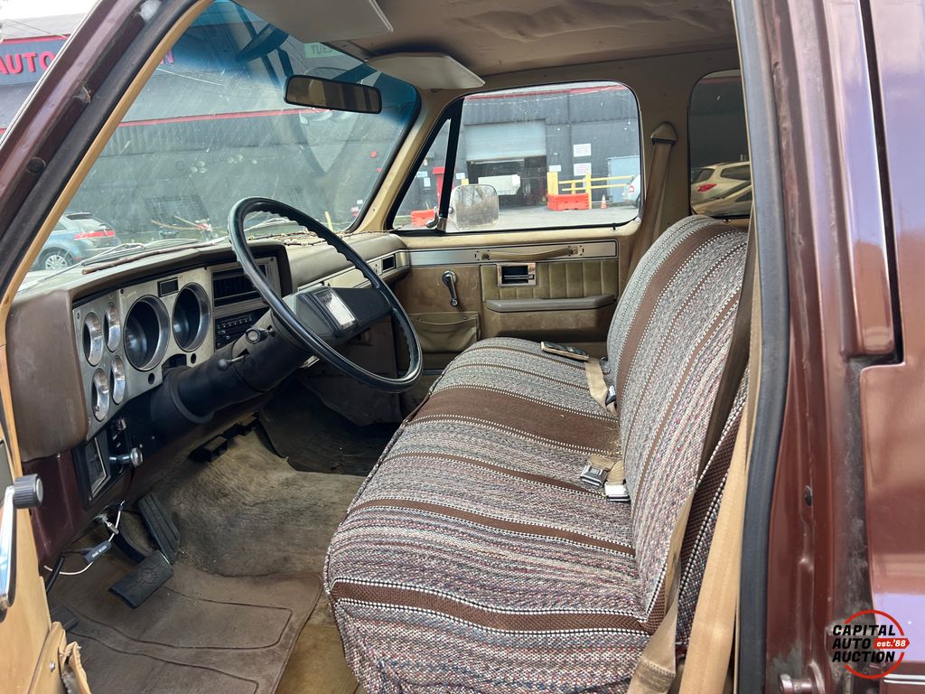1983 Chevrolet SUBURBAN DIESEL 7