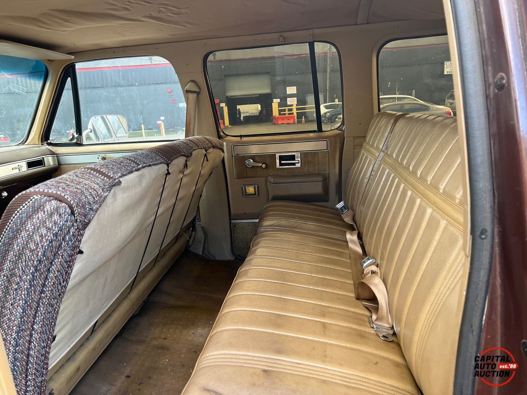 1983 Chevrolet SUBURBAN DIESEL 8