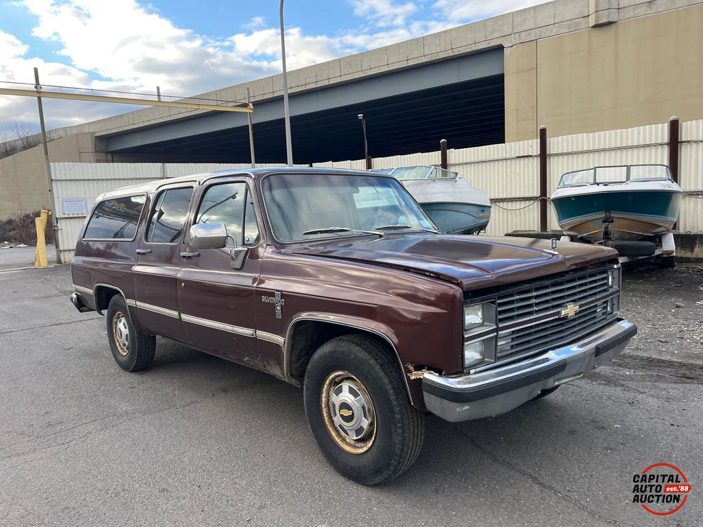 1983 Chevrolet SUBURBAN DIESEL 0