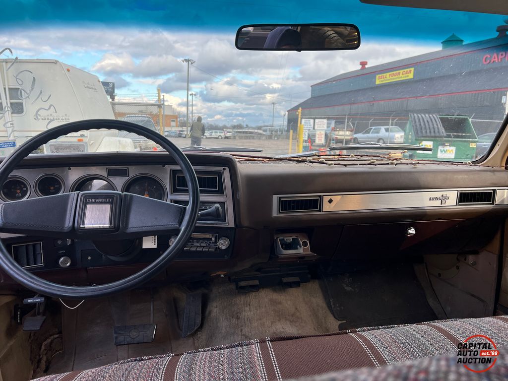 1983 Chevrolet SUBURBAN DIESEL 10