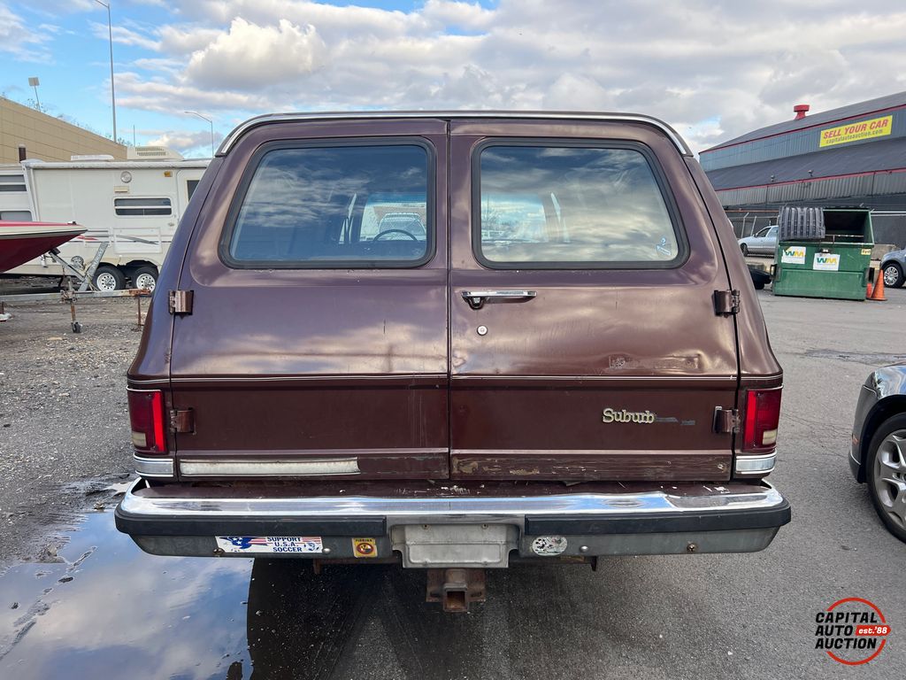 1983 Chevrolet SUBURBAN DIESEL 6