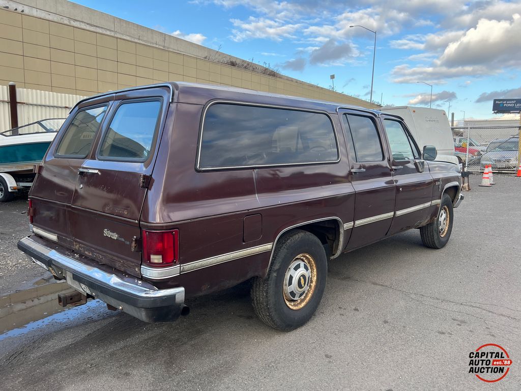 1983 Chevrolet SUBURBAN DIESEL 3