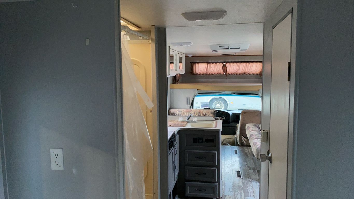 1996 Damon Hornet Motorhome 10
