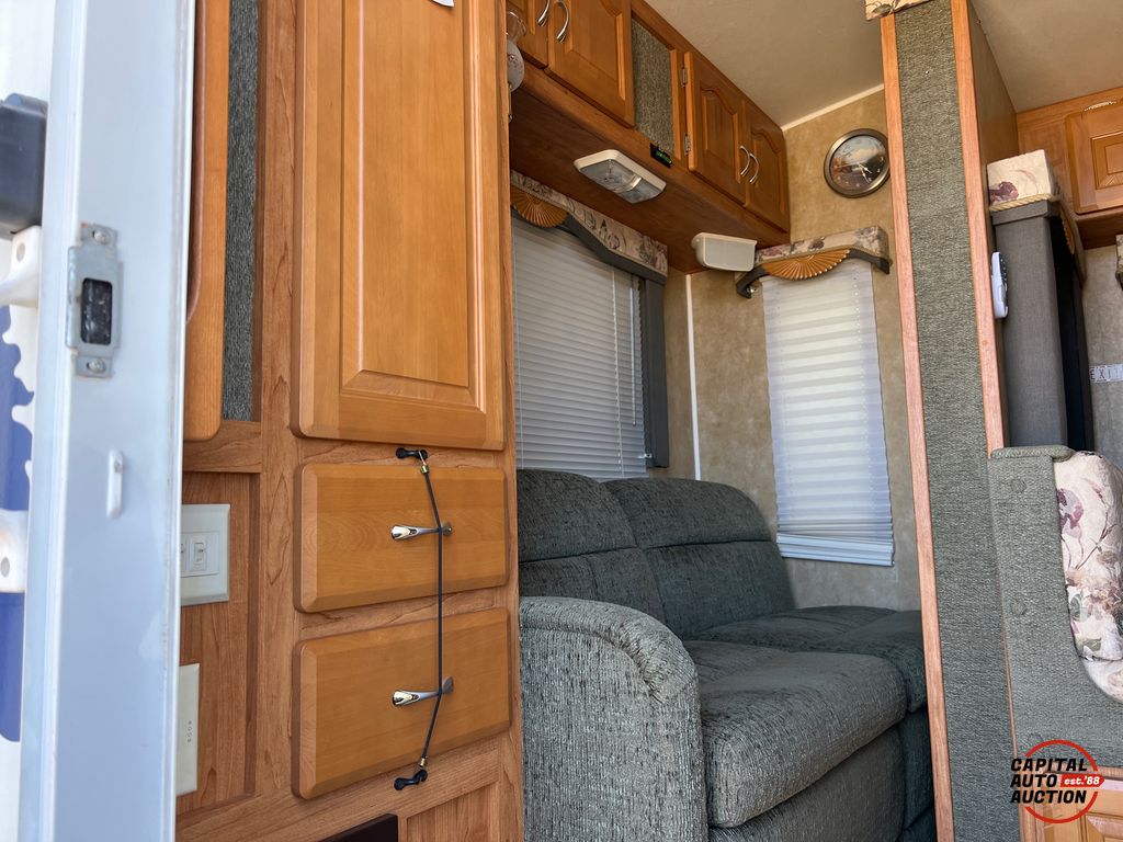2006 FOREST RIVER Wildcat 6
