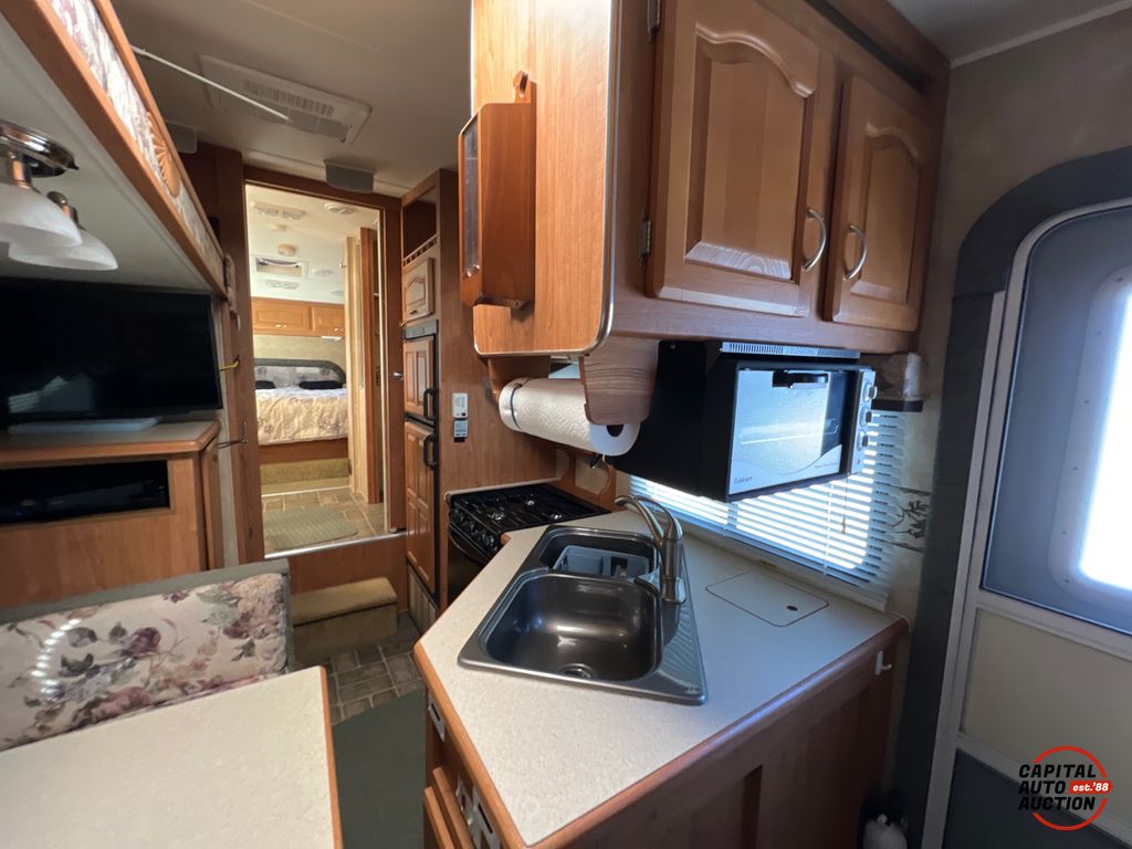 2006 FOREST RIVER Wildcat 9