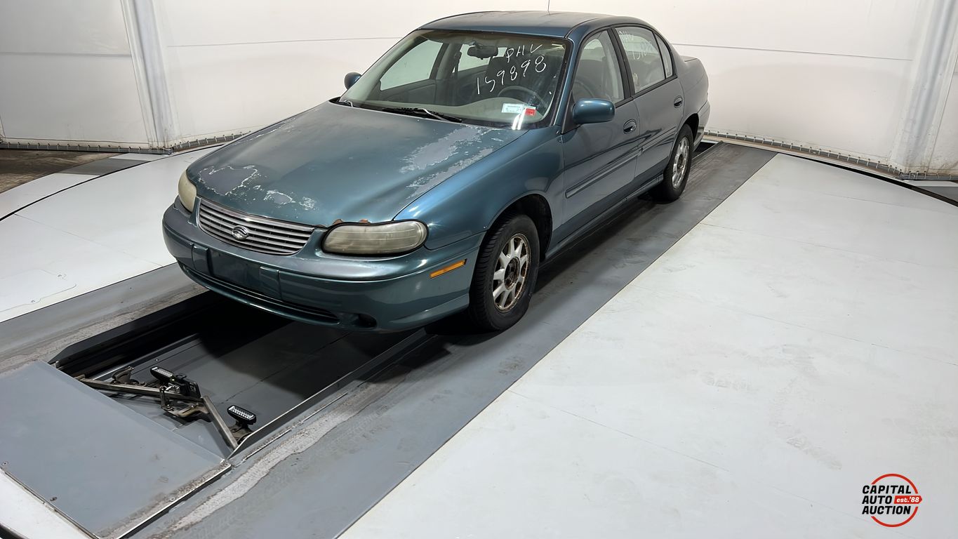 1997 CHEVROLET MALIBU LS 1