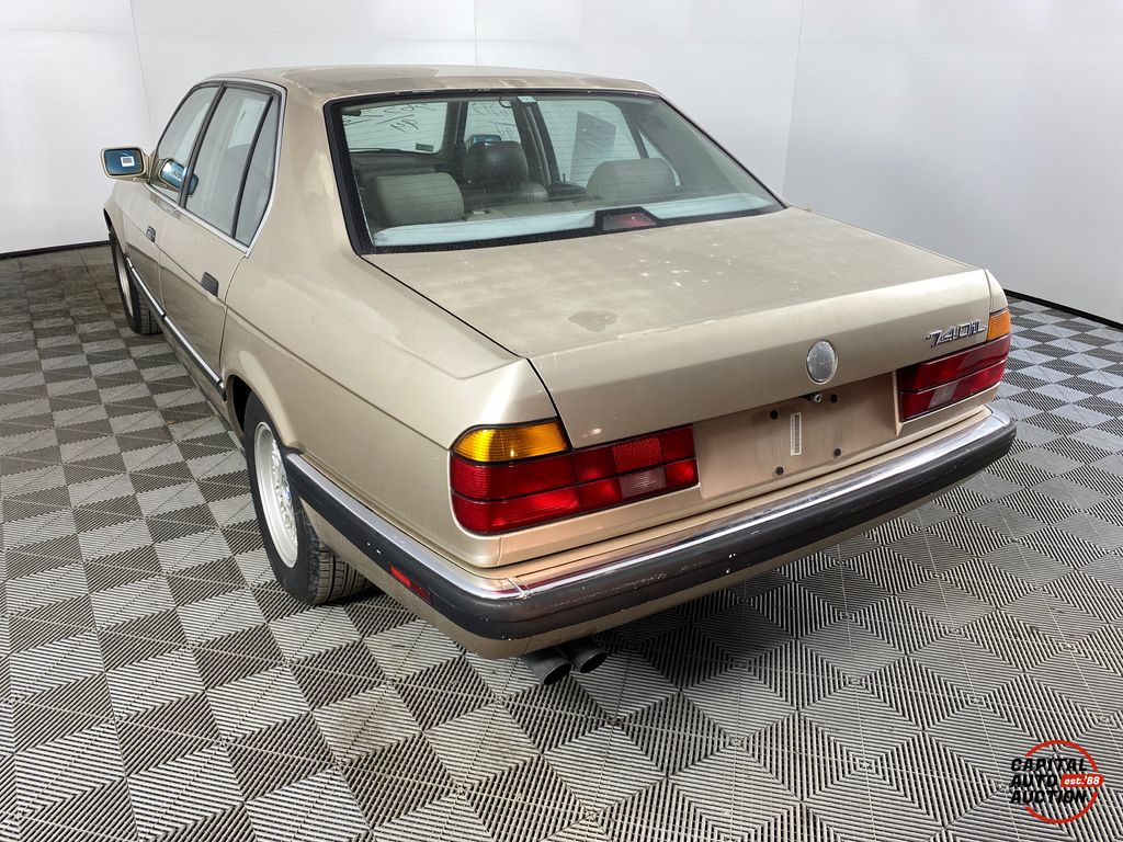 1994 BMW 7 Series 2