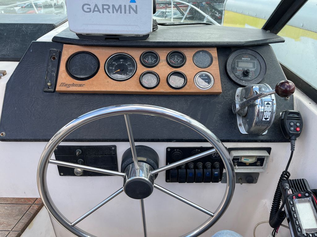 1979 bayliner Victoria 10