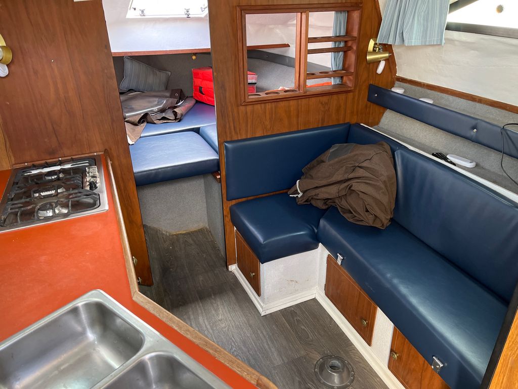 1979 bayliner Victoria 12